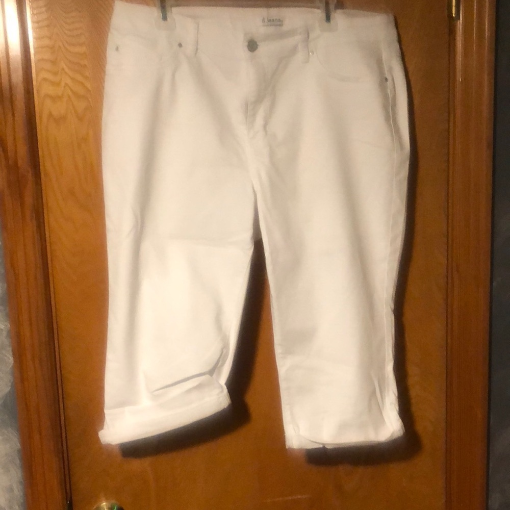NWOT Capri’s